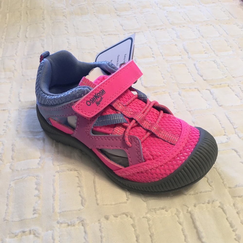 Kids OshKosh shoes size 9